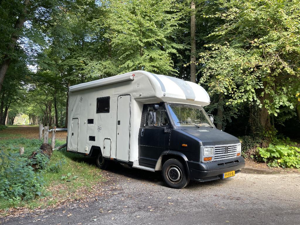 Peugeot J5 Camper, modern interieur, vast bed, grote garage, Caravans en Kamperen, Overige merken, Luifel, Koelkast, 7 tot 12 maanden geleden