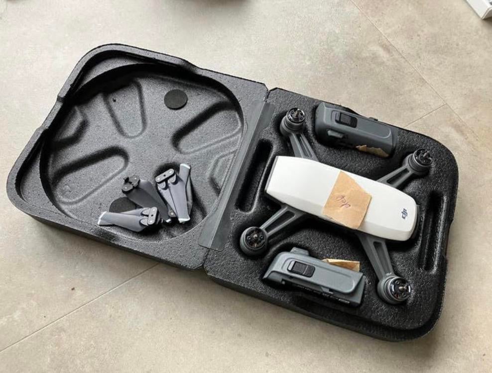 Defecte DJI Spark met 2 defecte accu’s, Ophalen of Verzenden, Zo goed als nieuw