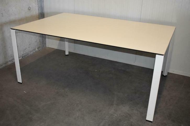 Ahrend 700 vergadertafel/conferentietafel, Niet ingevuld, 100 tot 150 cm, Overige materialen, Niet ingevuld
