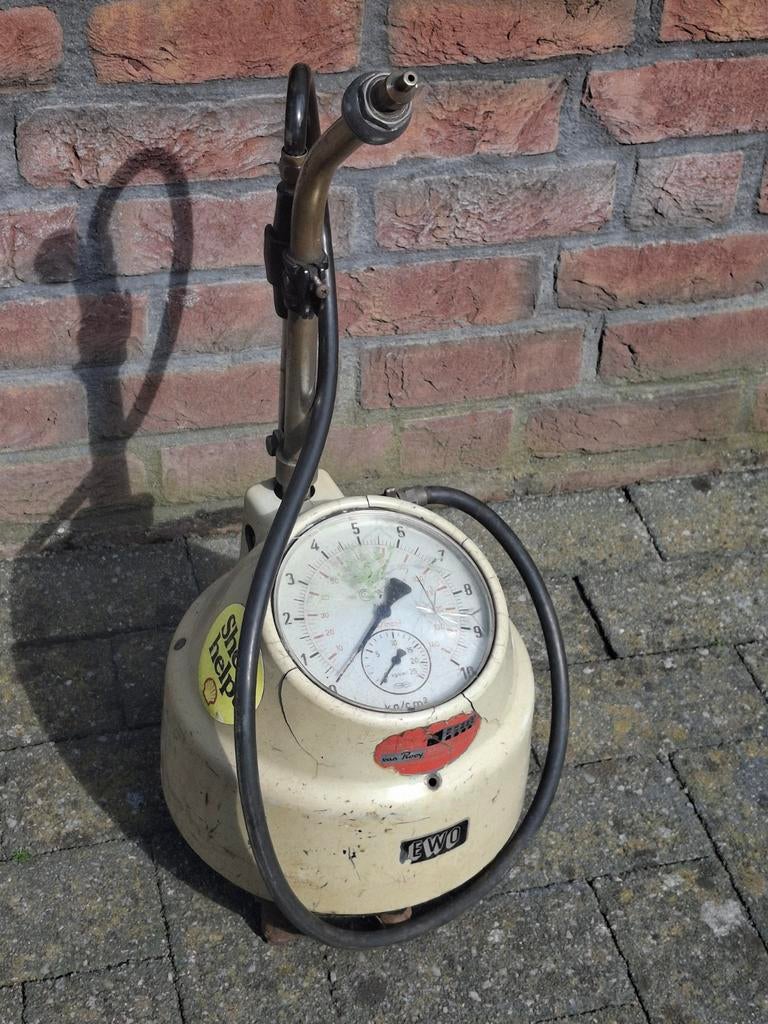 Ewo luchtpomp / bandenpomp van tankstation garage, Ophalen, Gebruikt