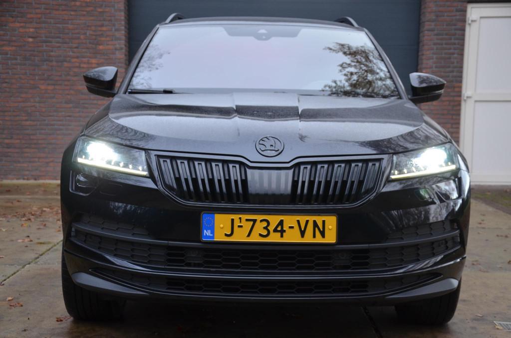 Skoda Karoq 1.5 TSI ACT Sportline Business Automaat/Navi/Aud, Stof, 4 cilinders, 150 pk, Zwart