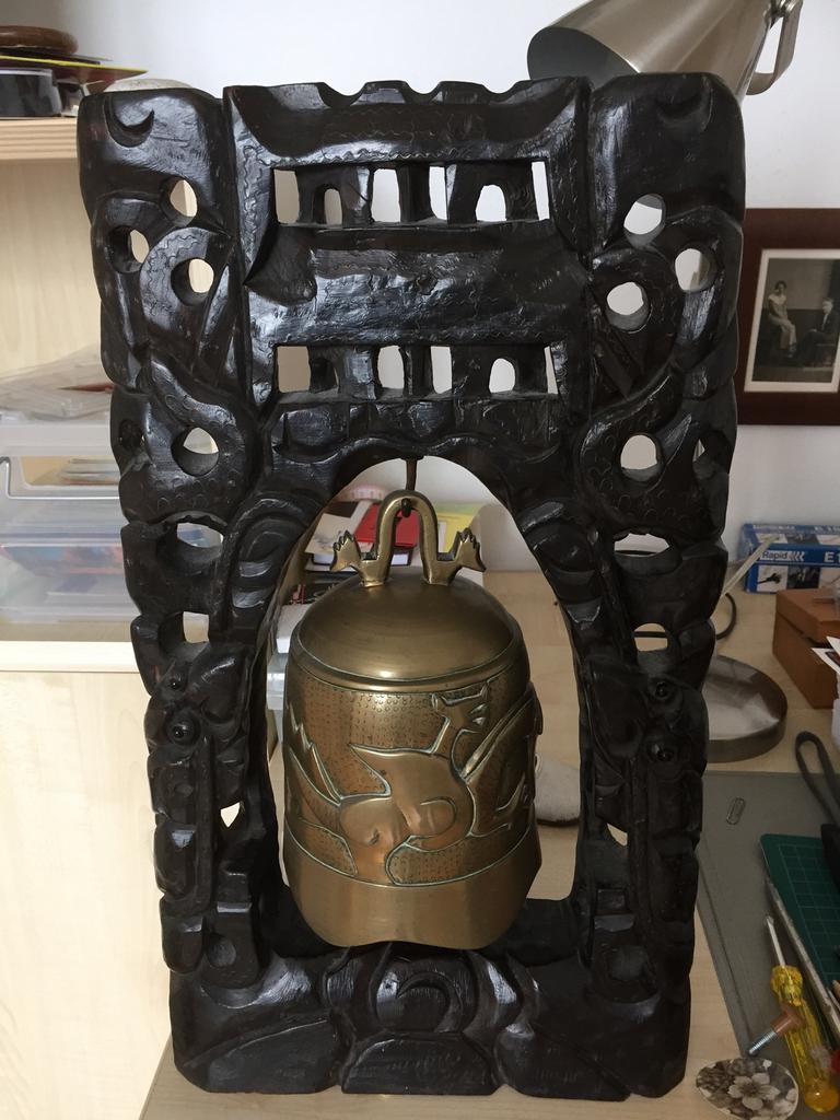 Prachtige indische koperen klok bewerkt met houtsnijwerk., Ophalen