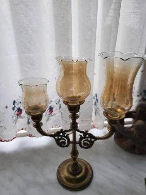 Kandelaar, koper , met glazen kapjes, Antiek en Kunst, Antiek | Lampen, Ophalen of Verzenden