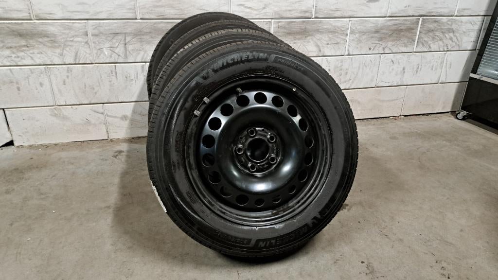 Zomerbanden Mercedes B-Klasse W247 A-Klasse CLA 205/60/16, Auto-onderdelen, Banden en Velgen, Gebruikt, 16 inch, Banden en Velgen