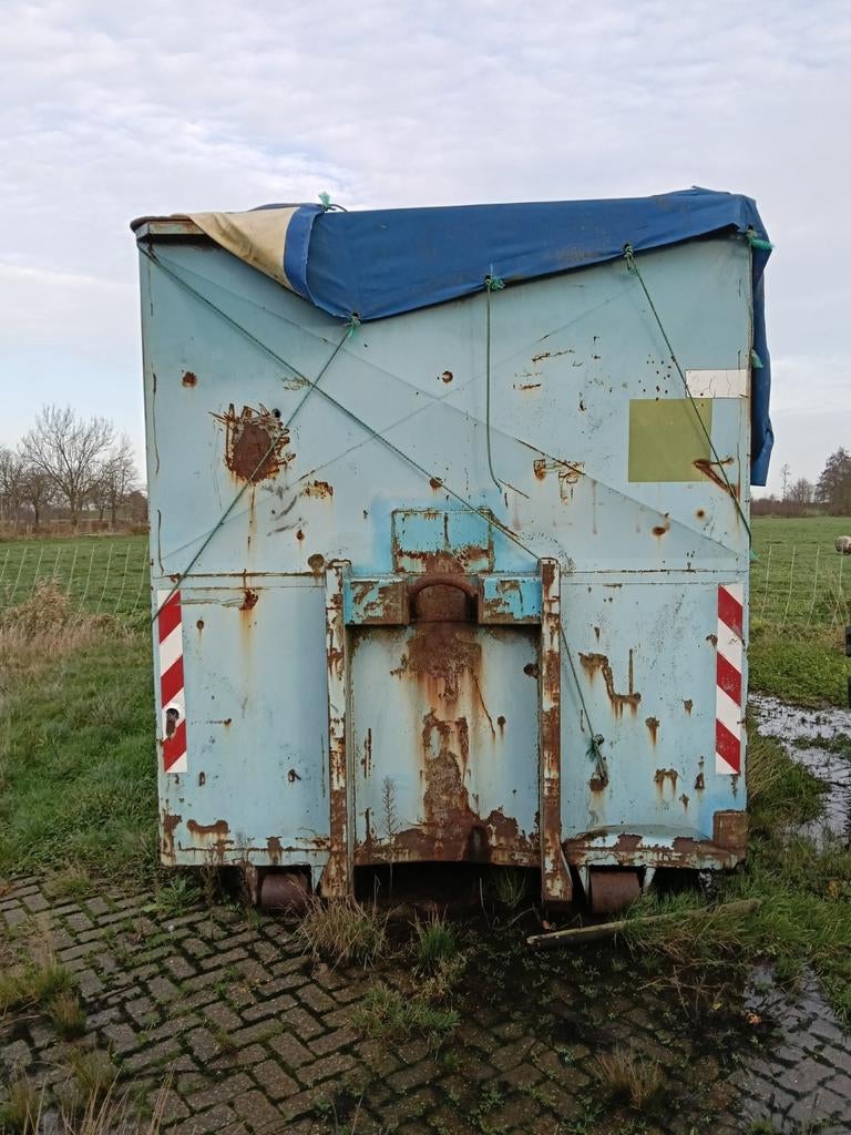 Zaagsel container, Ophalen