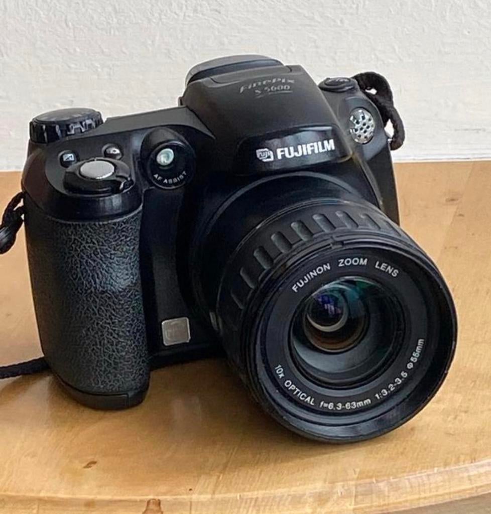 Fujifilm s5600 camera, in goede staat werkt op aa batterijen, Audio, Tv en Foto, Fotocamera's Digitaal, Verzenden, Zo goed als nieuw