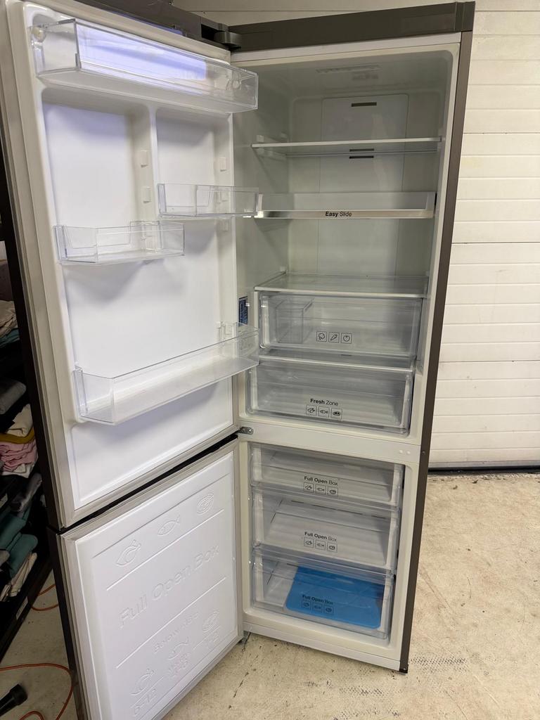 Samsung Koelkast met Vriesgedeelte - RB33J3205SA, Witgoed en Apparatuur, Koelkasten en IJskasten, Zo goed als nieuw, Met vriesvak