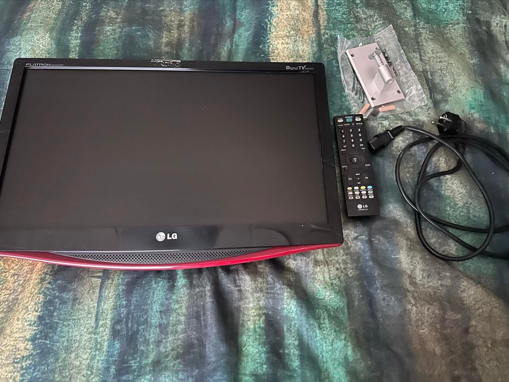 LG Flatron M227WD-PZ 22 inch Monitor, Full HD, Ophalen of Verzenden, Ingebouwde speakers, 60 Hz of minder