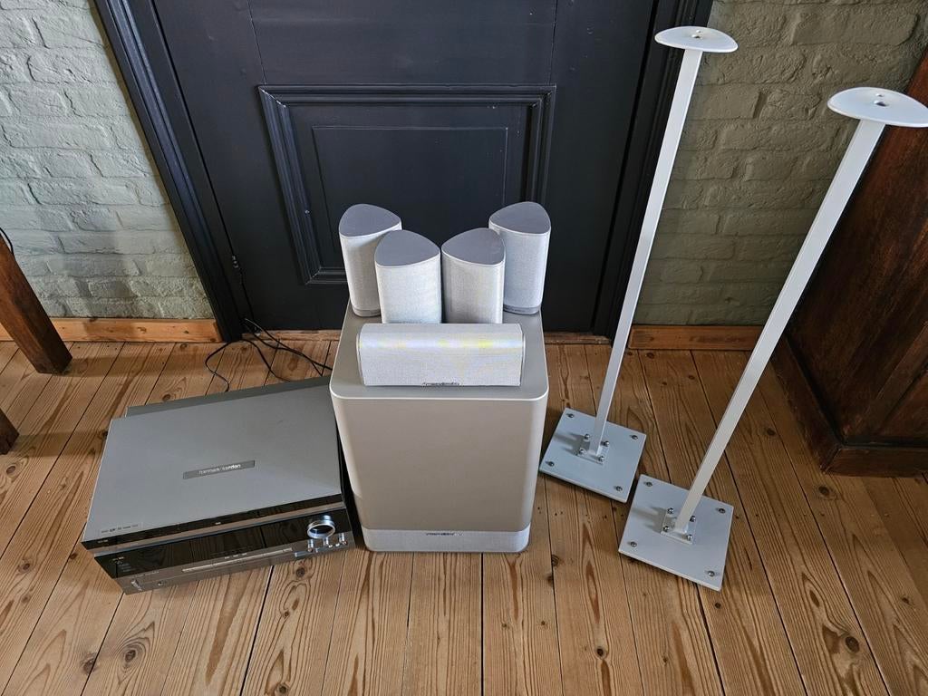 Harman Kardon HKTS 7 Zilver 5.1 + Receiver AVR235 + DVD 47, 70 watt of meer, Zo goed als nieuw, 5.1-systeem, Dvd-speler