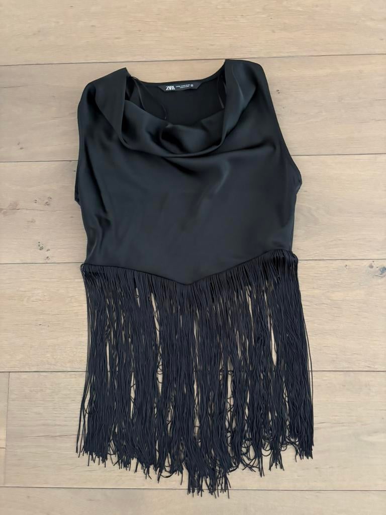 Zara top met franjes XS, Zwart, Ophalen of Verzenden, Zo goed als nieuw, Zonder mouw