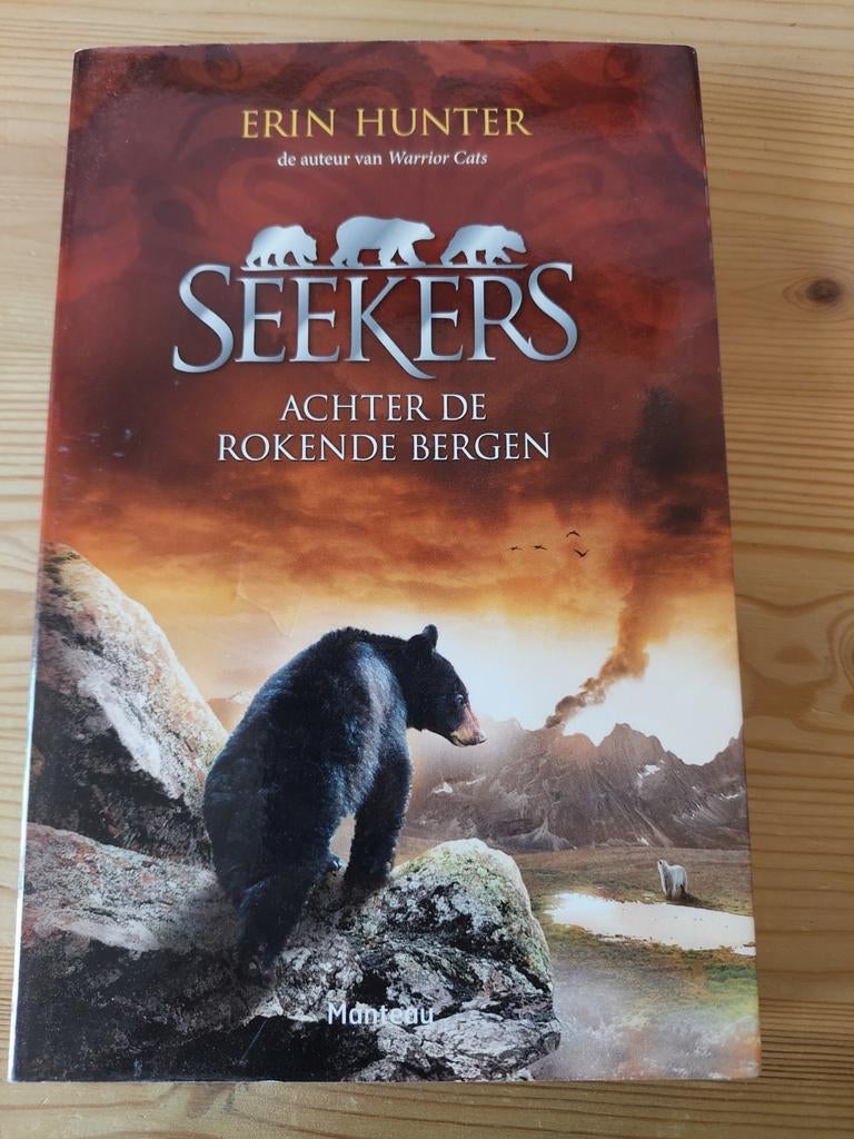 Seekers: Achter de rokende bergen - Deel 3, Boeken, Ophalen of Verzenden, Zo goed als nieuw, Erin Hunter
