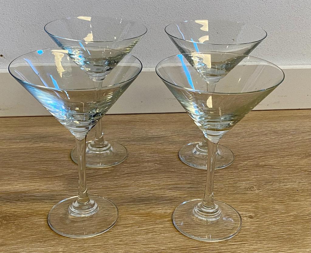 4 Paşabahçe Dante martini/cocktailglazen, Verzamelen, Glas en Borrelglaasjes, Ophalen of Verzenden, Zo goed als nieuw, Overige typen