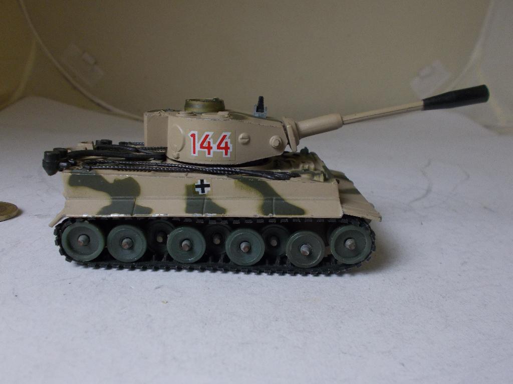 1974 Corgi Toys 900. TIGER 1 TANK. I.z.g.st! (-C-), Ophalen of Verzenden, Zo goed als nieuw, Overige typen, Corgi