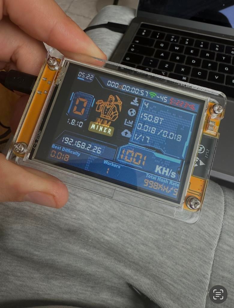 NM Miner, een compact apparaat voor cryptocurrency mining, Computers en Software, Ophalen of Verzenden, Zo goed als nieuw