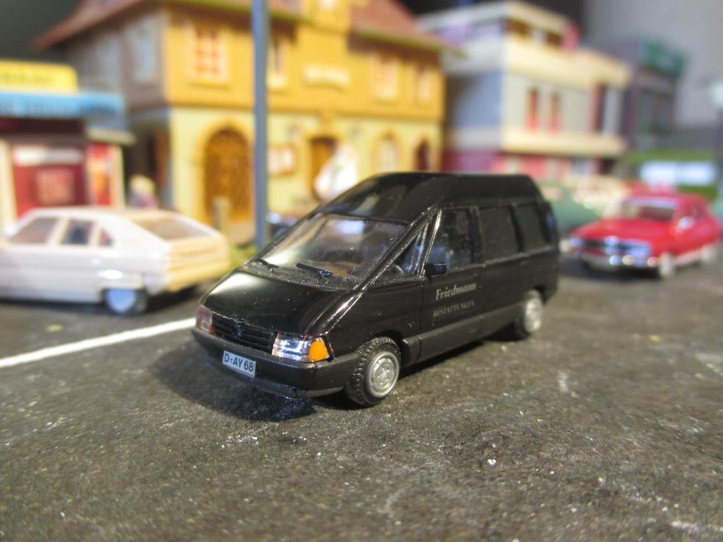 Renault Espace '88/'91 Busch Begrafeniswagen / lijkwagen #2, Hobby en Vrije tijd, Modelauto's | 1:87, Zo goed als nieuw, Auto