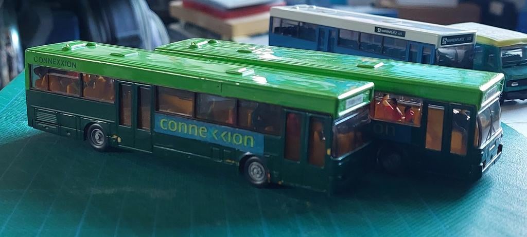 0120 H0LK MERCEDES-BENZ O405 CONNEXXION STADSBUS 1/87, Ophalen of Verzenden, Gebruikt, Bus of Vrachtwagen, Wiking
