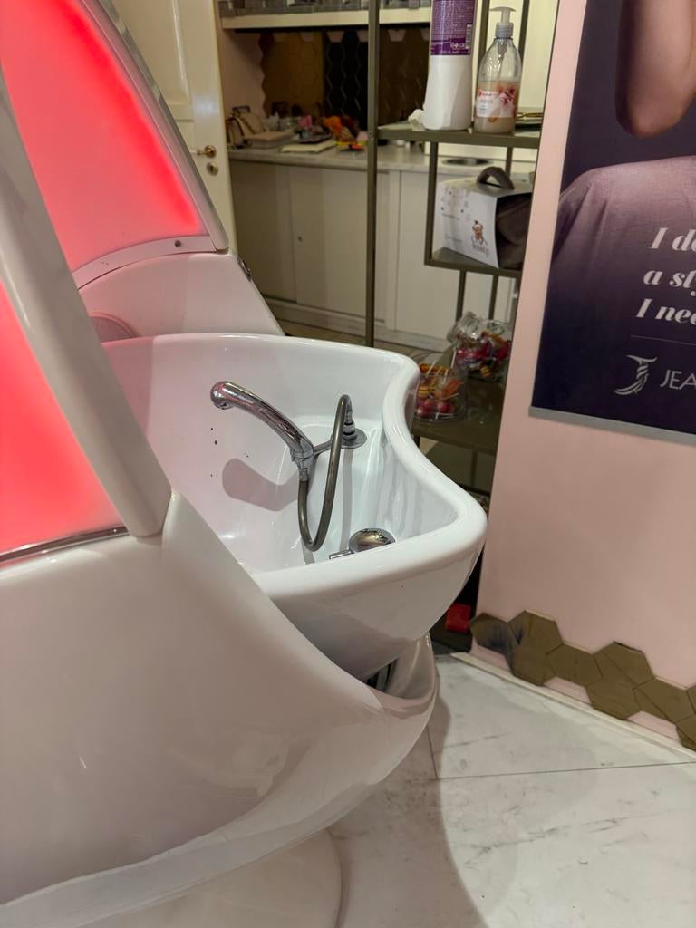 Luxe Kappersstoelen, Wasbak, Kruk& Meer - Complete Salon, Ophalen, Zo goed als nieuw, Hout