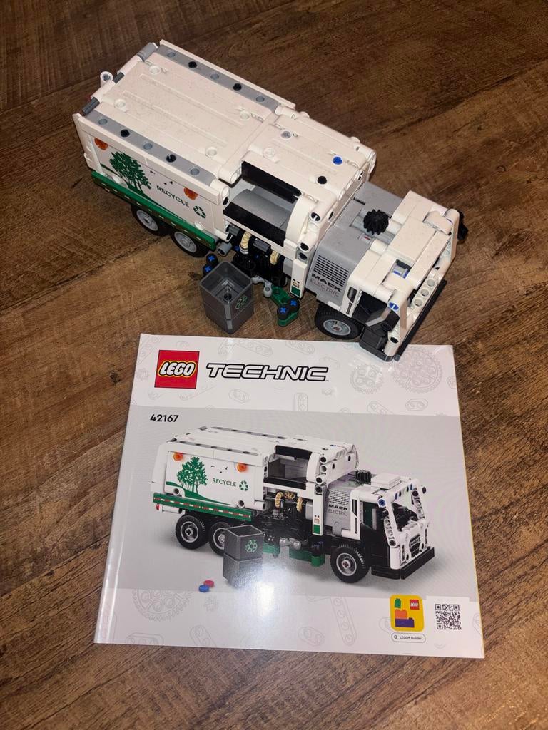 LEGO Technic Mack LR Electric Vuilniswagen - Complete Set, Verzamelen, Transformers, Zo goed als nieuw, Overige generaties, Overige rassen