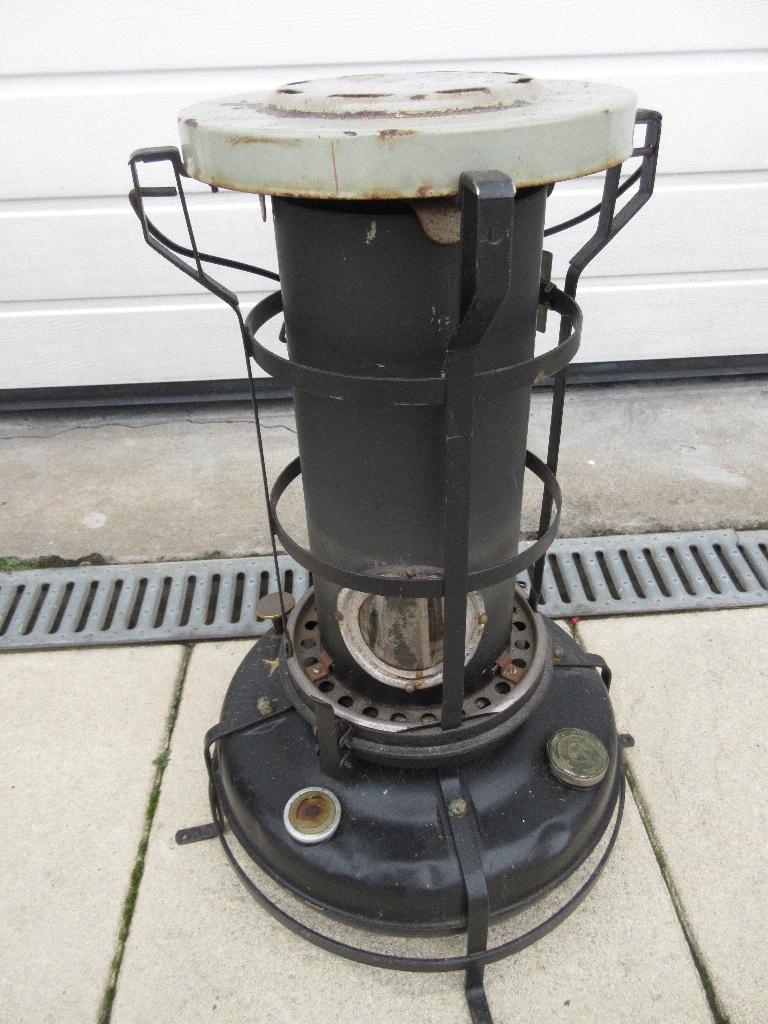 Vintage ronde petroleumkachel Aladin blue flame, Huis en Inrichting, Kachels, Ophalen, Gebruikt, Overige brandstoffen, Petroleumkachel