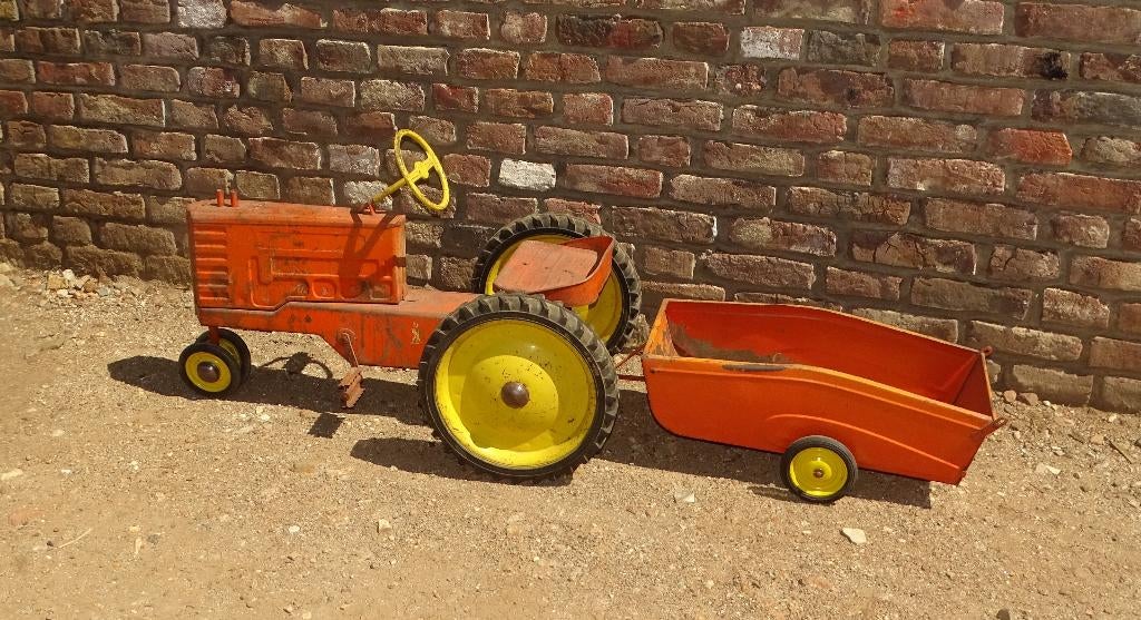 oude ijzeren traptractor tractor trapauto, Ophalen