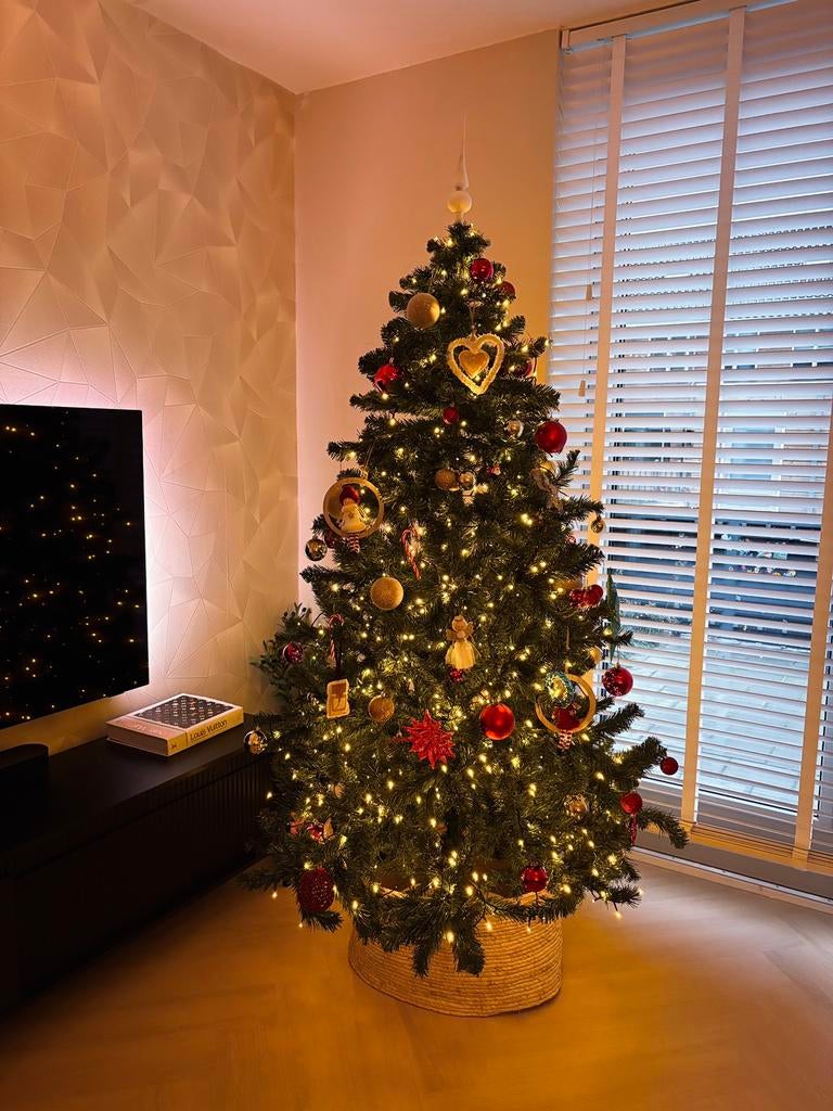 Kerstboom (exclusief versiering, inclusief rieten mand), Ophalen of Verzenden, Zo goed als nieuw