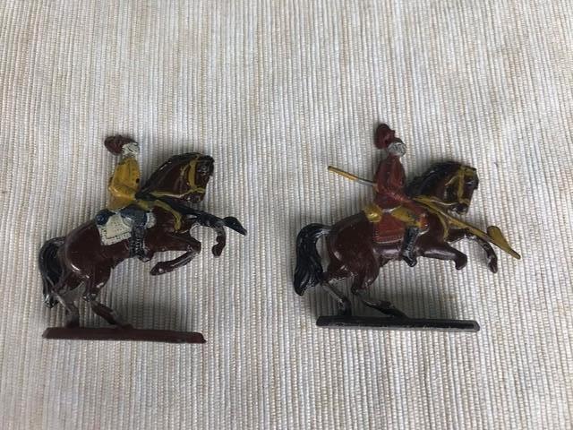 Antiek speelgoed, Frankrijk, twee ruiters te paard, Verzenden