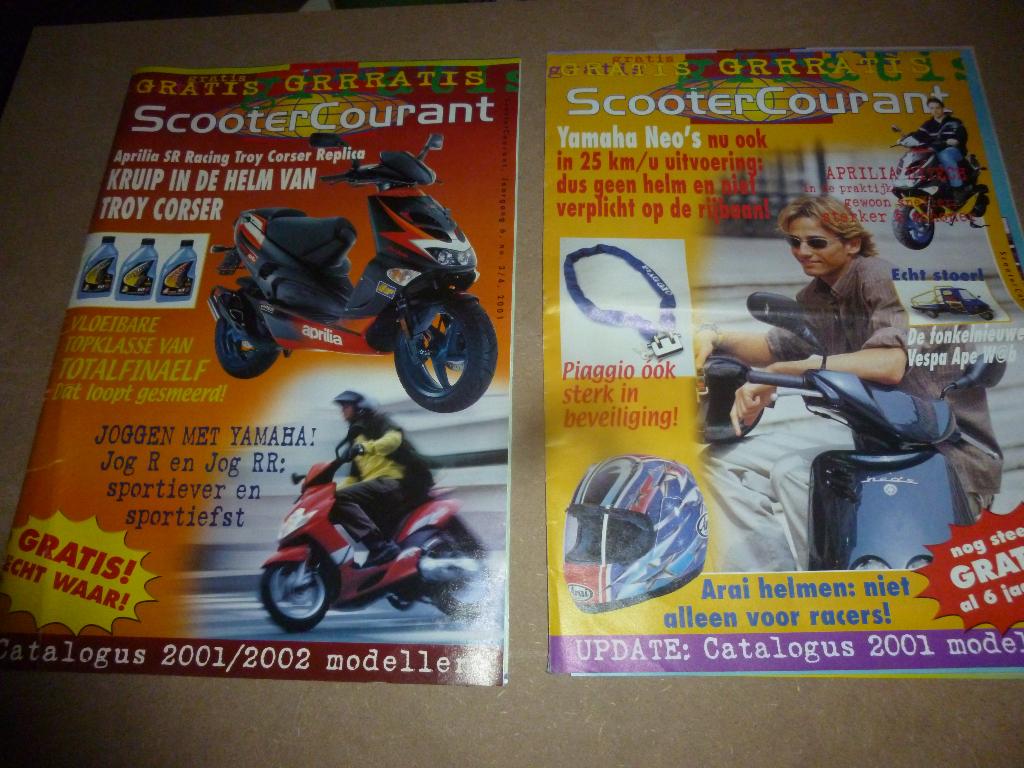 bromfiets scooter folders kymco aprilia peugeot yamaha, Fietsen en Brommers, Ophalen, Zo goed als nieuw