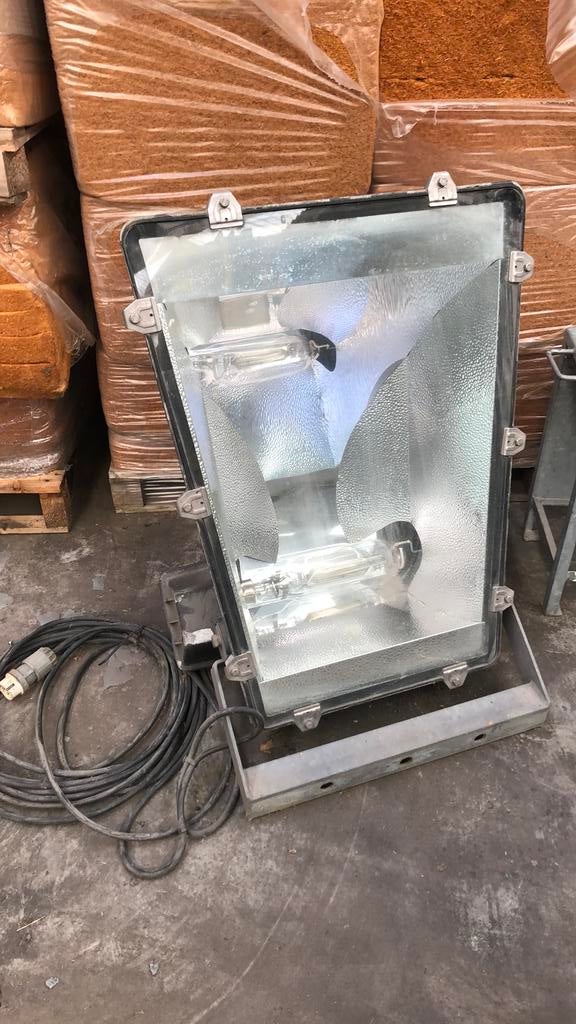 Bouwlamp, Ophalen, Zo goed als nieuw