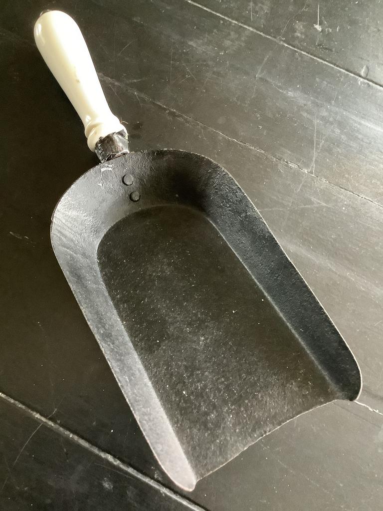 Antieke schep met porseleinen handvat, Antiek en Kunst, Antiek | Gereedschap en Instrumenten, Ophalen of Verzenden