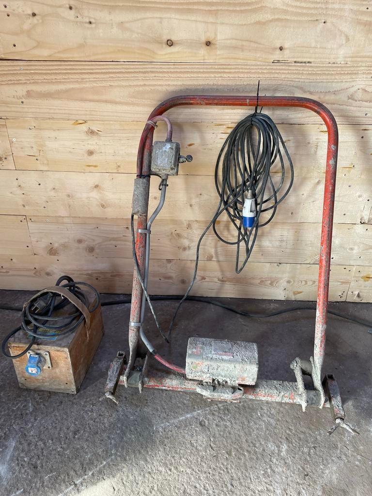 Beton trilbalk 220V - Werkend, Doe-het-zelf en Verbouw, Gereedschap | Overige machines, Ophalen of Verzenden, O, O, O