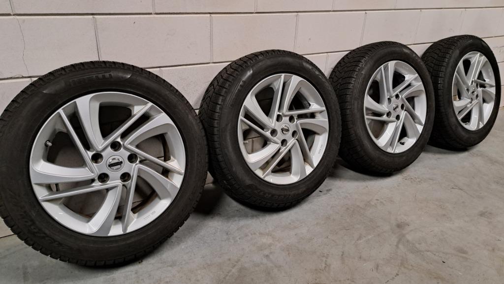 Lichtmetalen velgen Nissan Qashqai Juke 215/60/17, Auto-onderdelen, Banden en Velgen, Banden en Velgen, 17 inch, Personenwagen
