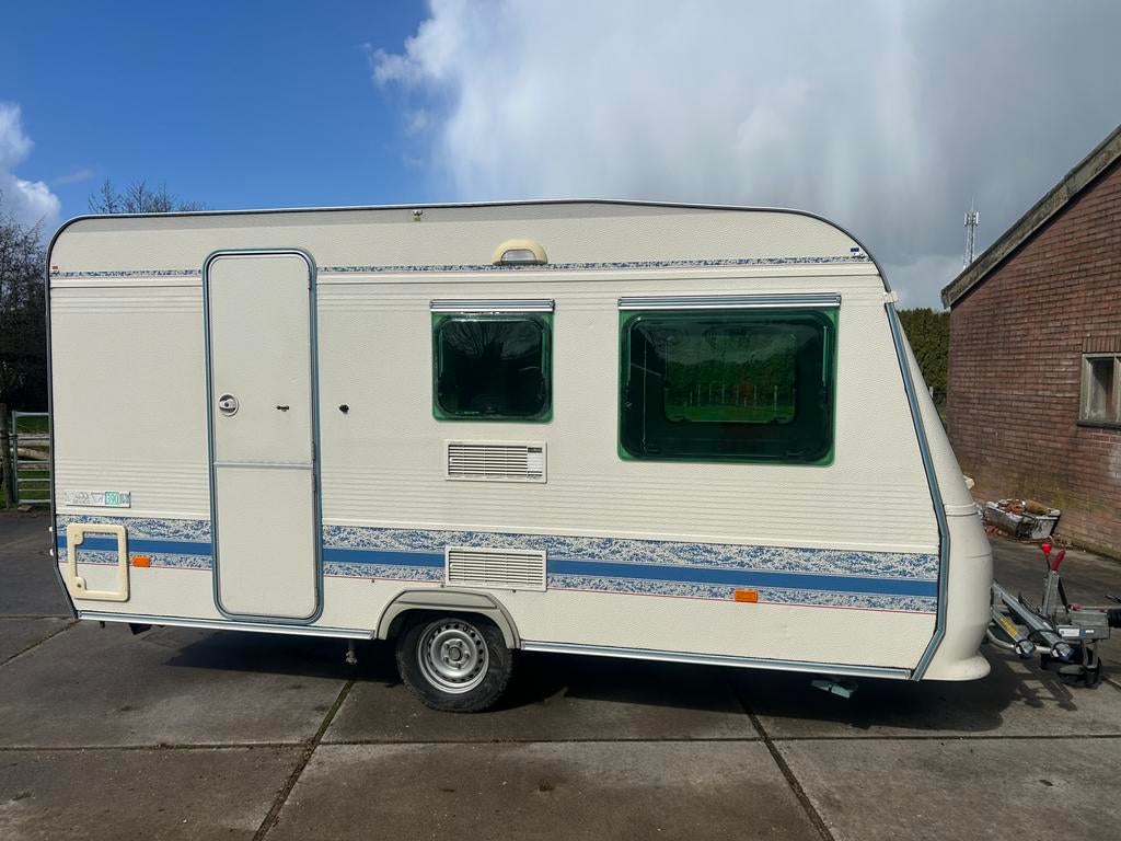 In topstaat verkerende Adria Unica 390DS, voortent & luifel, Caravans en Kamperen, Schokbreker, Bedrijf, Treinzit, Dwarsbed