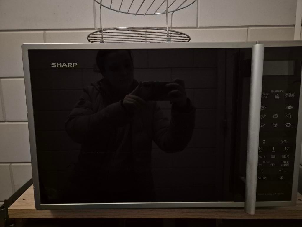 Sharp Combimagnetron - Zeer goede staat, Ophalen, Combimagnetron, Hete lucht, Zo goed als nieuw