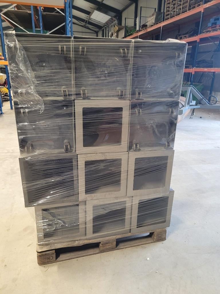 8 plantenbakken 40x40x90cm, Ophalen, Kunststof, Gebruikt, Vierkant