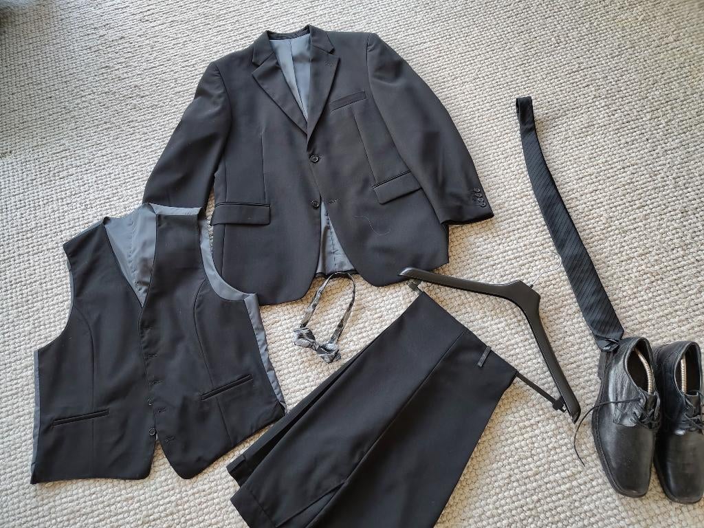 Driedelig zwart pak, Ophalen, Maat 52/54 (L), Zwart, Zo goed als nieuw