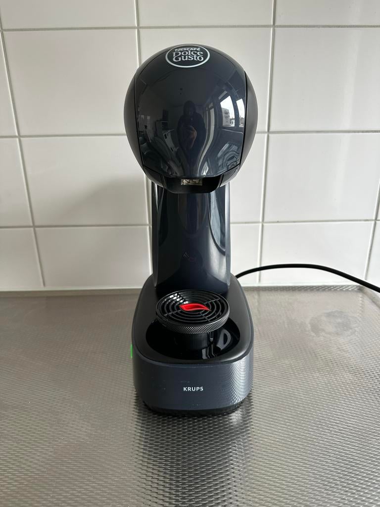 Dolce Gusto Krups Infinissima met cups, Witgoed en Apparatuur, Koffiezetapparaten, Ophalen, Zo goed als nieuw, Koffiemachine, Koffiepads en cups