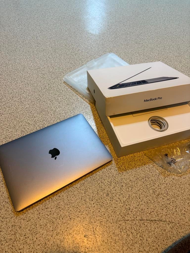 MacBook Pro (2019) met Touch Bar, Computers en Software, Ophalen of Verzenden, Gebruikt, MacBook Pro