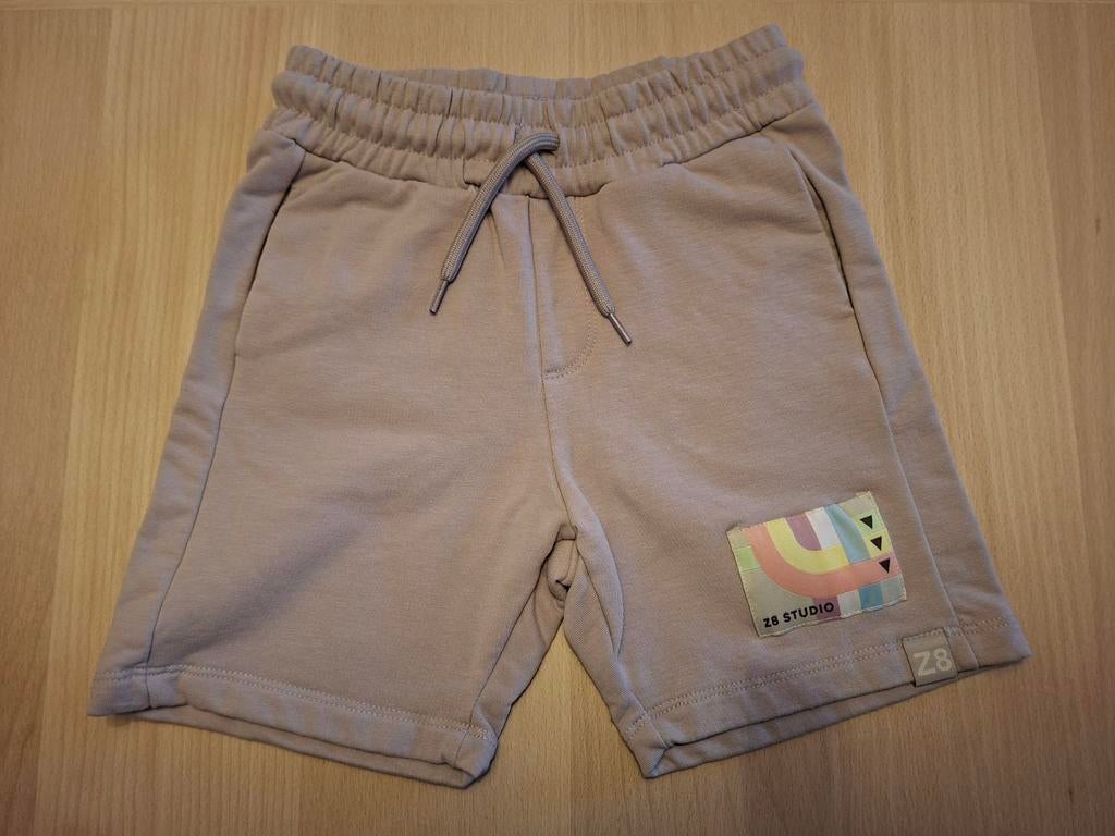 Z8 lichtpaarse korte broek - Maat 122, Kinderen en Baby's, Broek, Z8, Ophalen of Verzenden, Zo goed als nieuw