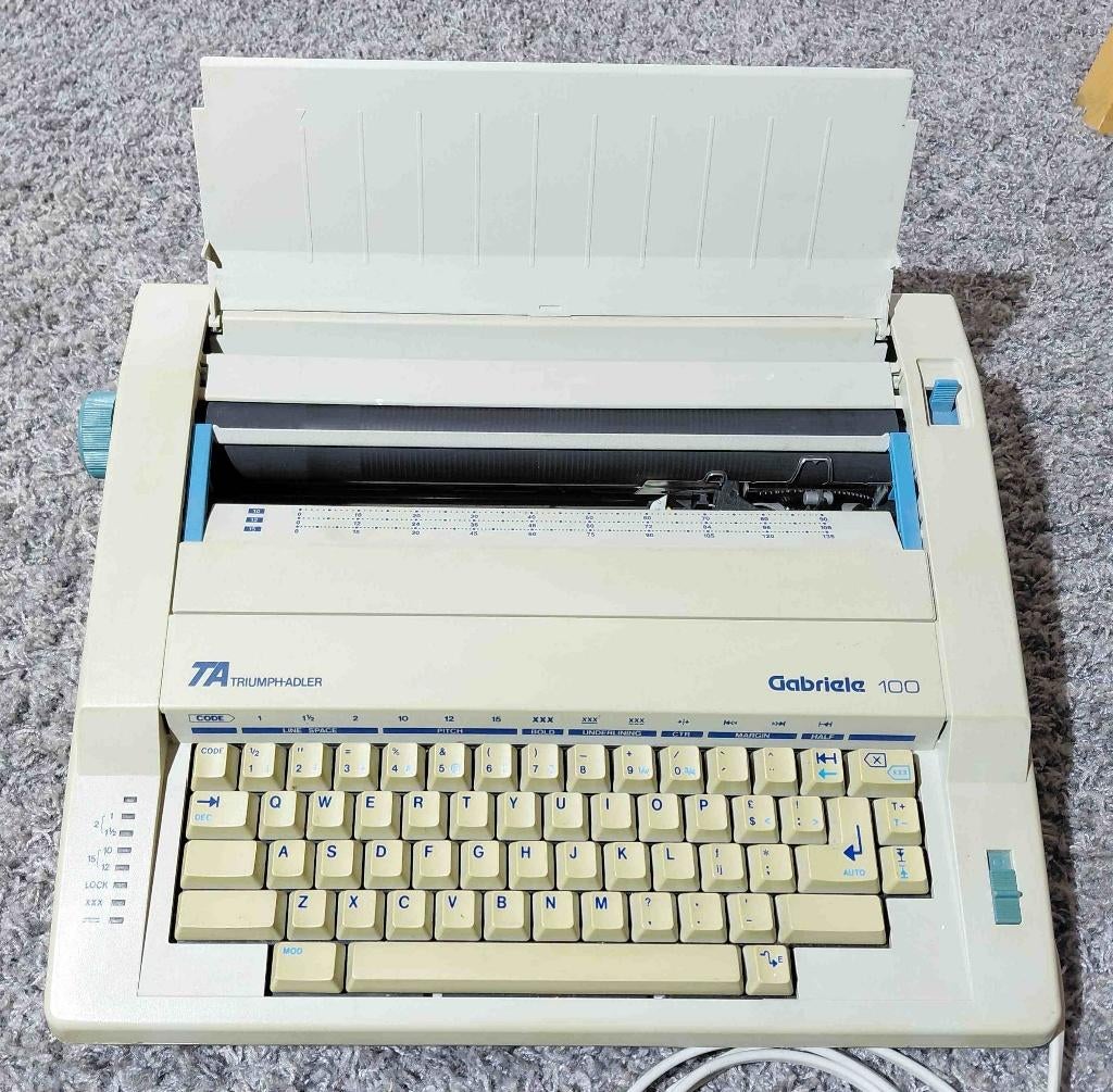 Schrijfmachine Triuph Adler Gabrielle 100, Ophalen of Verzenden, Gebruikt