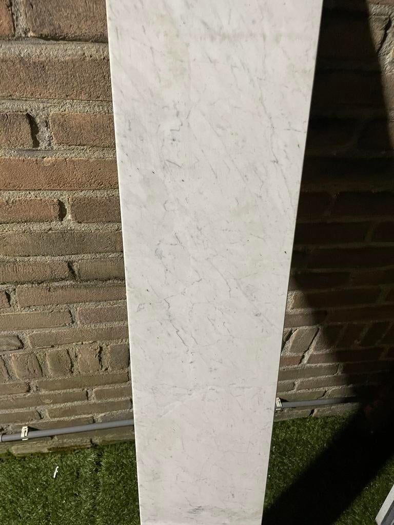 Natuursteen vensterbank marmerlook 1stuk, Doe-het-zelf en Verbouw, Plinten en Afwerking, Ophalen, Zo goed als nieuw, Hardsteen