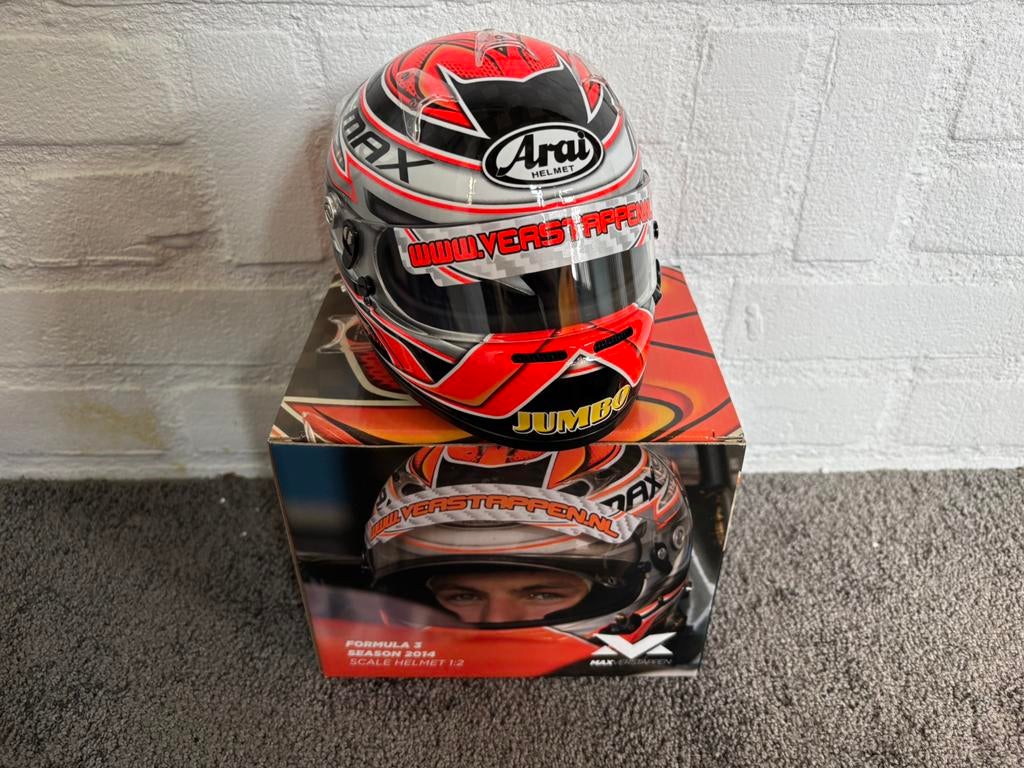 Max verstappen helm F3 masters 2014 1:2 helm, Verzamelen, Ophalen of Verzenden, Zo goed als nieuw, Formule 1