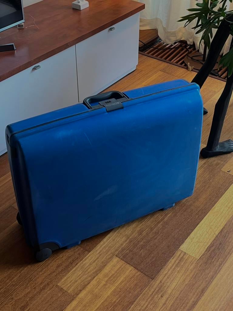 Carlton Reiskoffer Blauw met Slot en Wieltjes, Gebruikt, Hard kunststof, Slot, 35 tot 45 cm