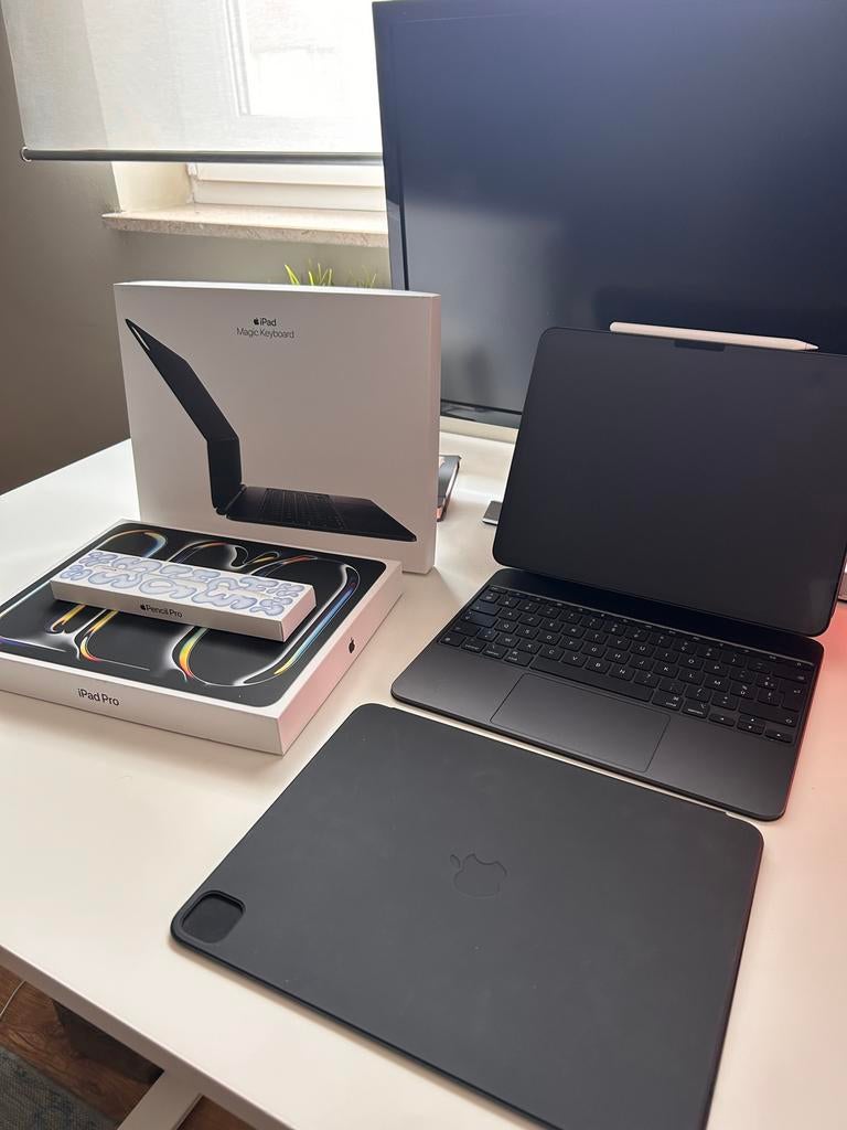 iPad Pro 13” M4 met Magic Keyboard +Apple hoes & Pencil pro, Ophalen, Zo goed als nieuw