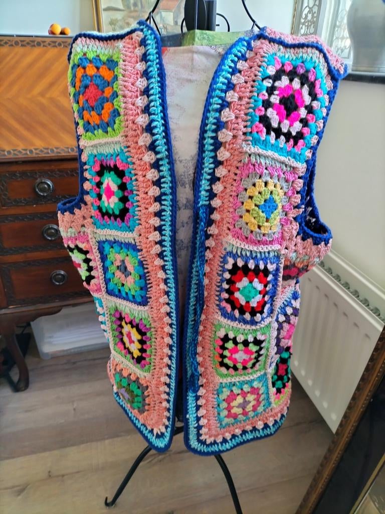 Granny square vest met 42/44, Kleding | Dames, Ophalen of Verzenden, Nieuw, Maat 42/44 (L)