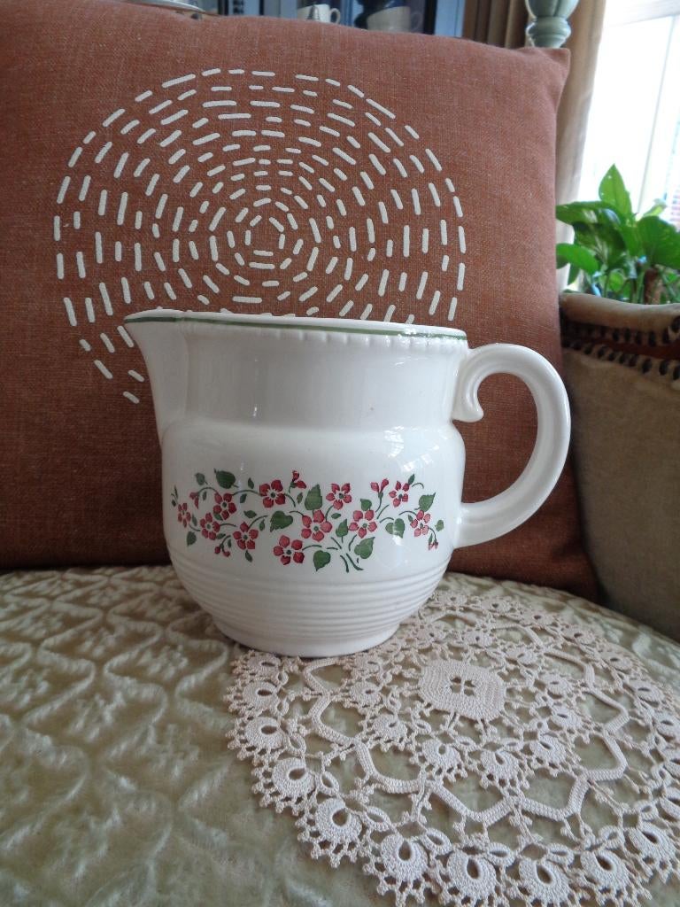 Brocante Kan met Rode Bloemen ** Mimosa **, Ophalen of Verzenden