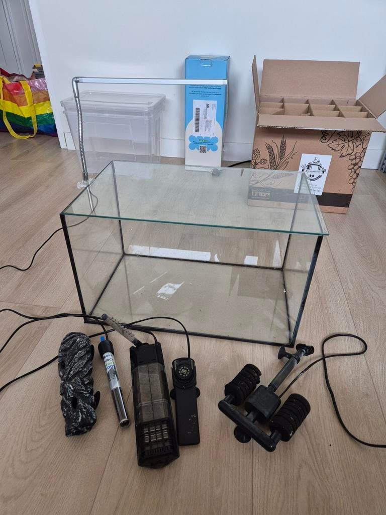 Compleet aquarium met accessoires (lamp, filter, verwarming), Ophalen, -, -, Zo goed als nieuw