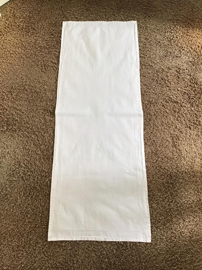 Witte tafelloper. Merk Cameleon Home Collection. Gratis., Verzenden, Gebruikt, Rechthoek, Binnen