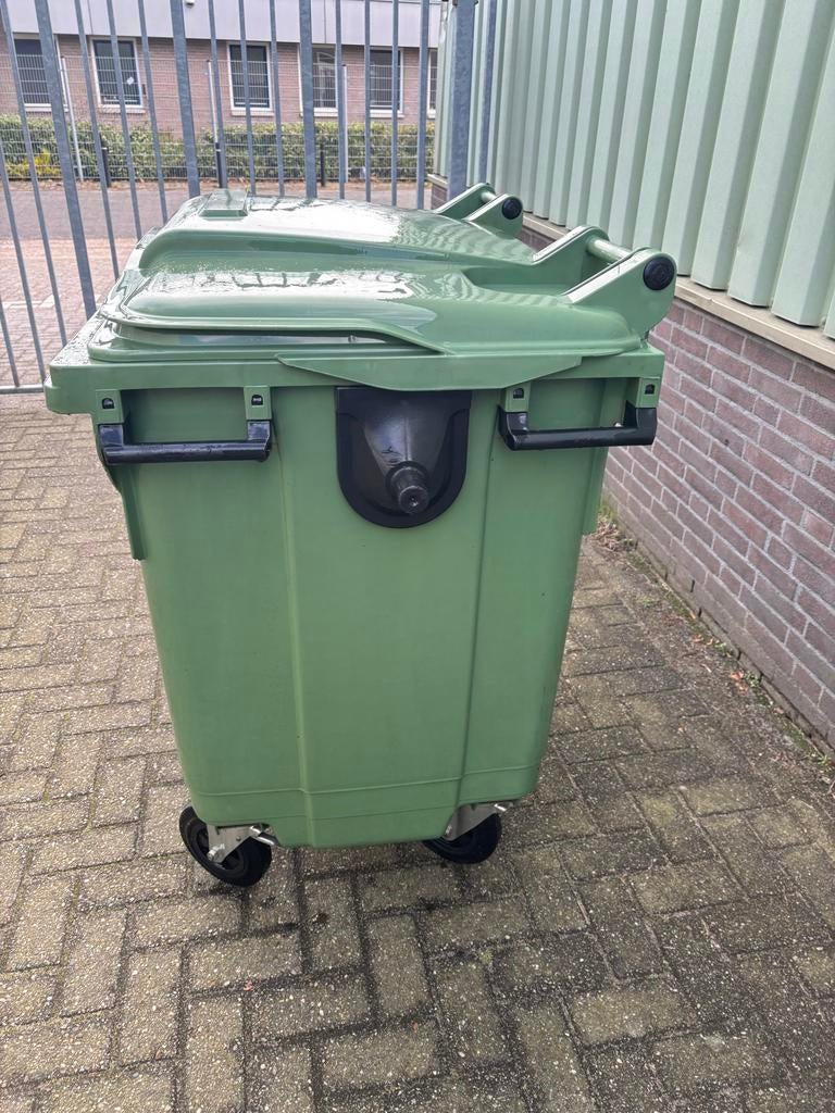 Grote groene afvalcontainer met wielen, Huis en Inrichting, Woonaccessoires | Prullenbakken, Ophalen, Kunststof, Gebruikt, 40 liter of meer