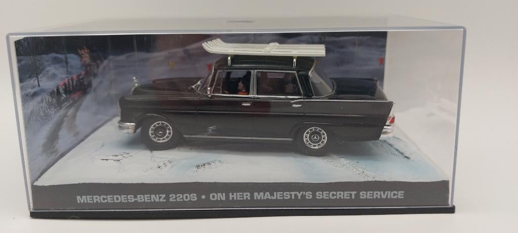 #78 Mercedes 220S James bond auto met boekje, Hobby en Vrije tijd, Modelauto's | 1:43, Nieuw, Auto, Universal Hobbies, Verzenden