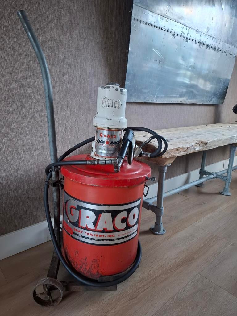 Vintage Graco Fire-Ball Smeeroliepomp - Garage Decor, Ophalen of Verzenden, Gebruikt, Universele onderdelen